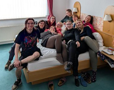 Spaß bei der Arbeit – mit Jugend-Seminarleiterin Natalie Ewald